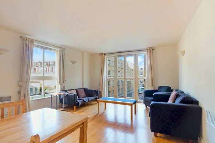 2 Bedroom Flat To Rent In Dryden Building, Commercial Road, E1