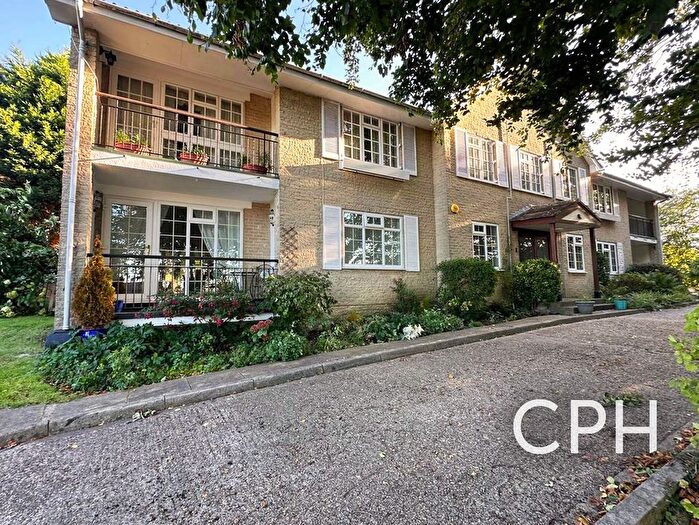 2 Bedroom Flat For Sale In The Garlands, Scarborough, YO11