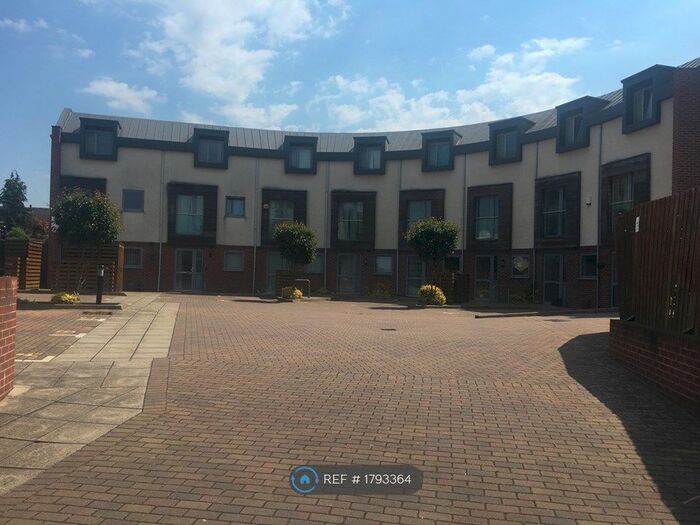 3 Bedroom Terraced House To Rent In Finley Place, Havant, PO9