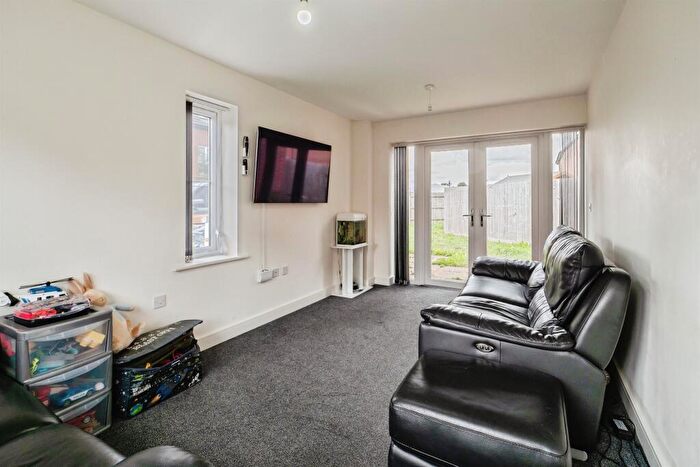 3 Bedroom End Of Terrace House For Sale In Gardenia Road, Leicester, LE5