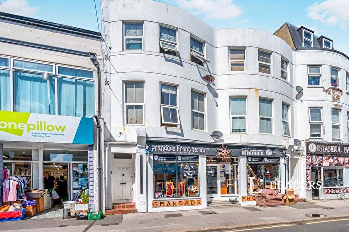 2 Bedroom Apartment To Rent In High Street, PO21