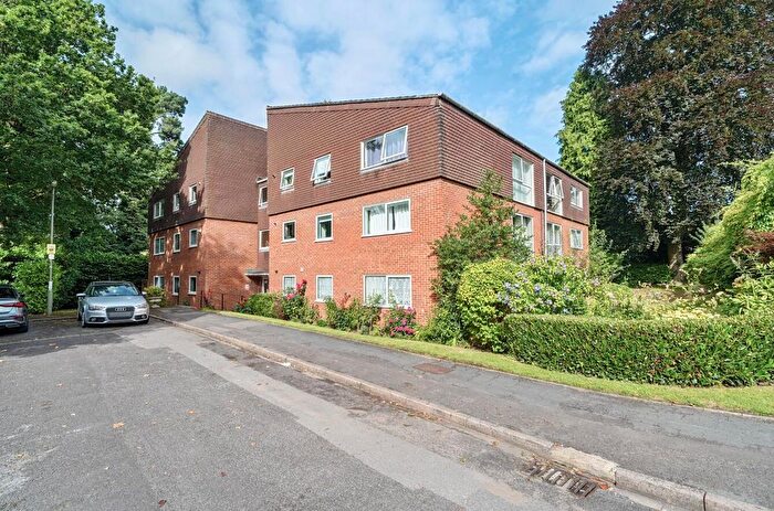 2 Bedroom Flat To Rent In Court Gardens, Camberley, GU15