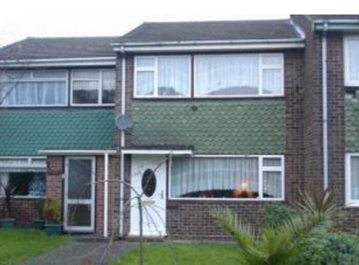 3 Bedroom Terraced House To Rent In Arterial Road, Leigh-on-sea, SS9
