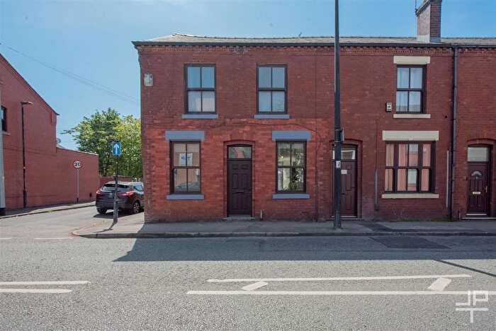 2 Bedroom Flat To Rent In Firs Lane, Leigh, WN7