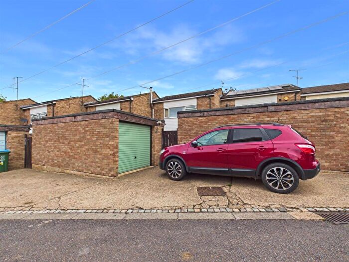 3 Bedroom Terraced House For Sale In Dalston Close, Elmhurst, Aylesbury, HP20