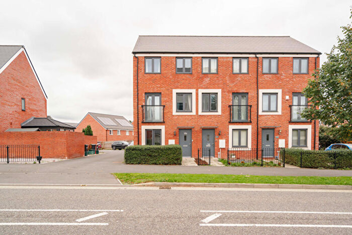 3 Bedroom End Of Terrace House For Sale In Willowherb Road, Lyde Green, BS16