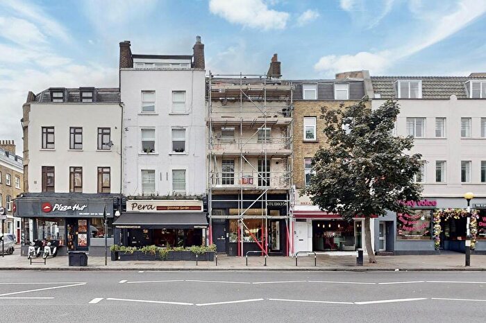 3 Bedroom Flat To Rent In Upper Street, Islington, N1