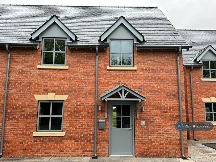 3 Bedroom Semi-Detached House To Rent In Woodland View, Hereford, HR4