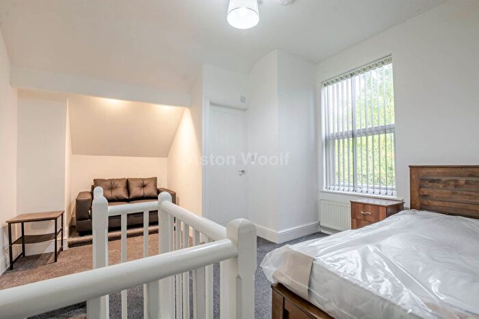 1 Bedroom Semi Detached House To Rent In Pym Street, Nottingham, NG3