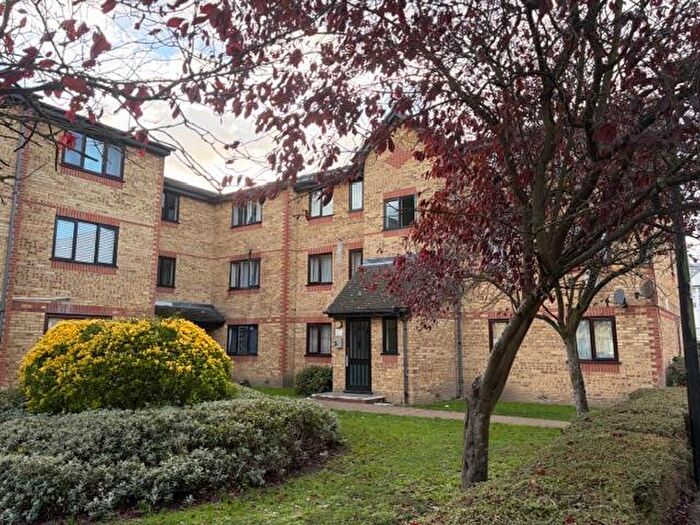 1 Bedroom Flat To Rent In Milestone Close, Edmonton, N9
