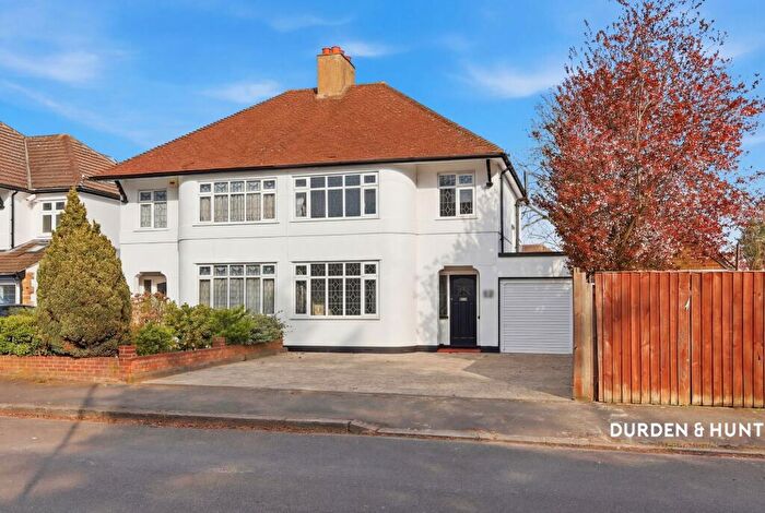 3 Bedroom Semi Detached House For Sale In Acacia Drive, Upminster, RM14