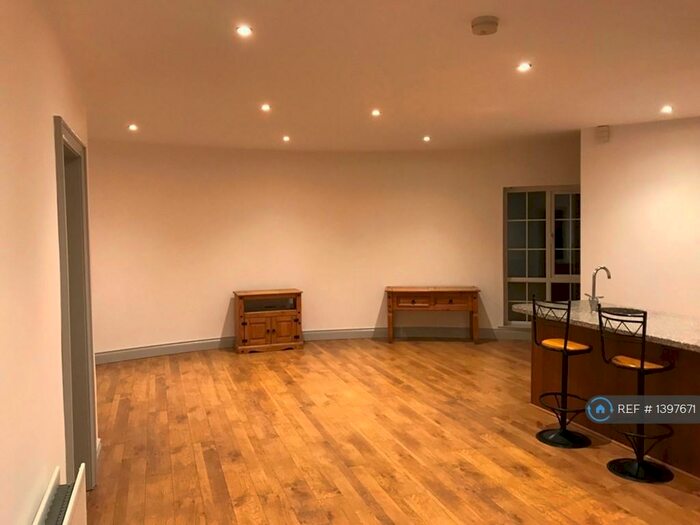 2 Bedroom Flat To Rent In Springfarm Court, Antrim, BT41