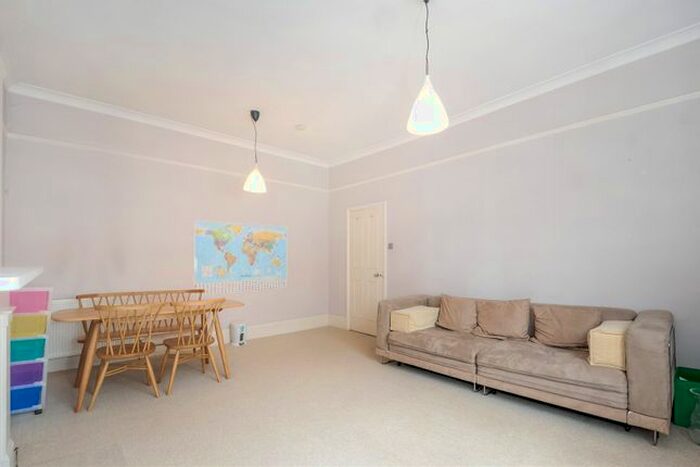 2 Bedroom Flat To Rent In Cheniston Gardens, Kensington, W8