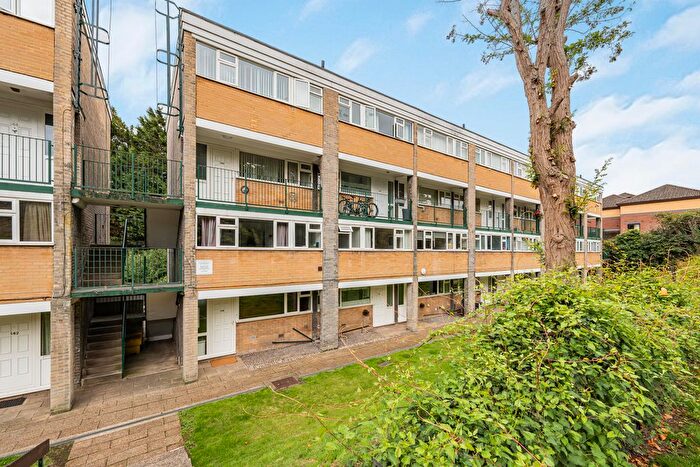 2 Bedroom Flat For Sale In North Orbital Road, Denham, Uxbridge, UB9