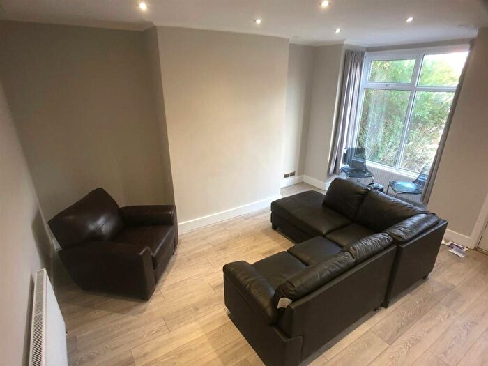 3 Bedroom House To Rent In Royal Park Avenue, Hyde Park, Leeds, LS6