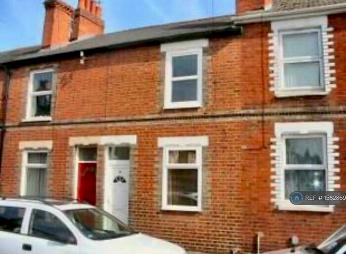 2 Bedroom Terraced House To Rent In Little Johns Lane, Reading, RG30