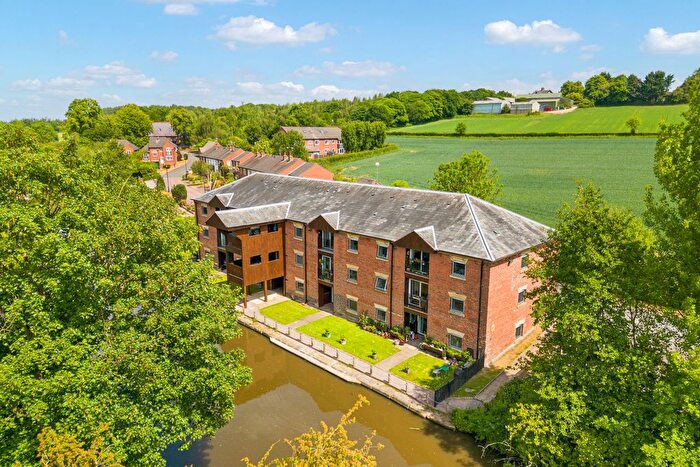 1 Bedroom Flat For Sale In Waterfront, Preston On The Hill, WA4