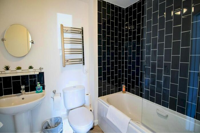 2 Bedroom Flat To Rent In Conisbrough Keep, Coventry, CV1