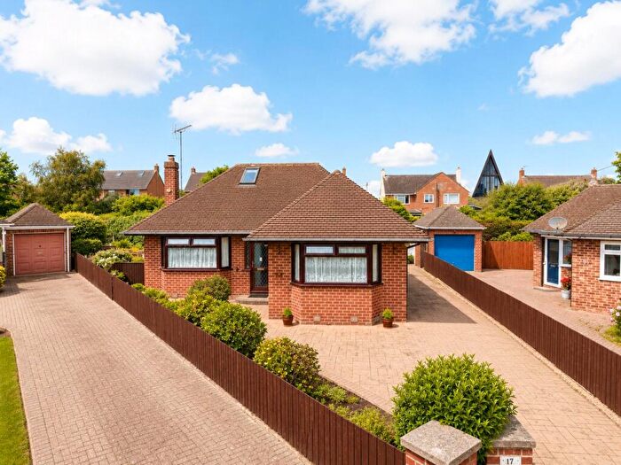 2 Bedroom Bungalow For Sale In Newton Drive, Wirral, Merseyside, CH48