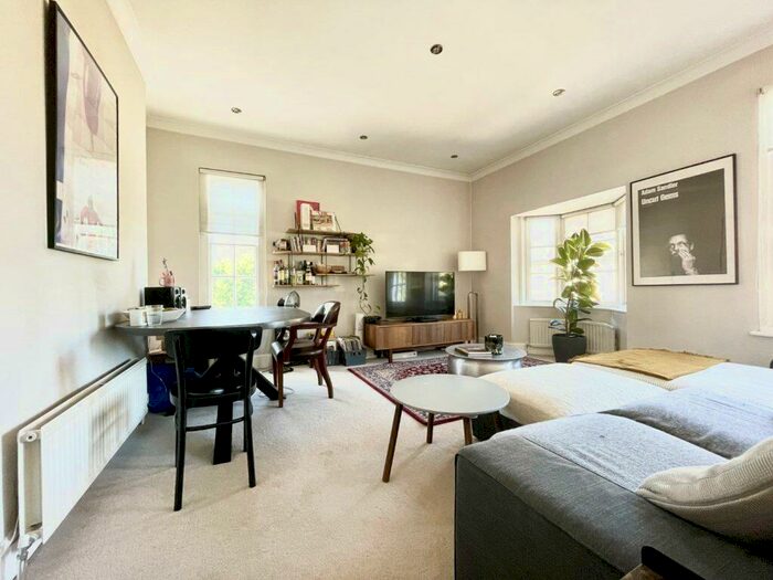 2 Bedroom Flat To Rent In Barrington, Oakleigh Avenue, N20