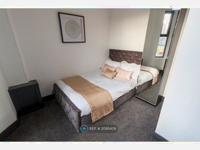 6 Bedroom Semi-Detached House To Rent In Toft Street Kensington, Liverpool, L7