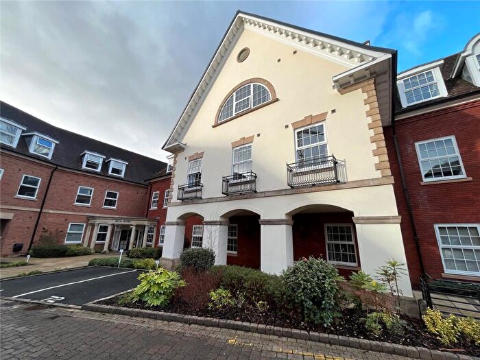 2 Bedroom Flat To Rent In Homer Road, Solihull, West Midlands, B91