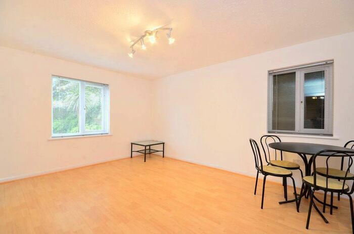 1 Bedroom Flat To Rent In Borrodaile Road, Wandsworth, London, SW18