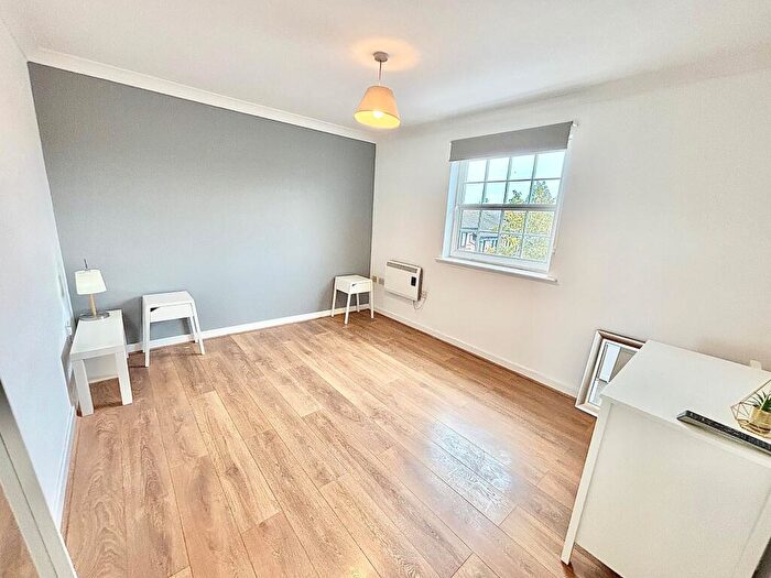 2 Bedroom Flat To Rent In Queensberry Place, Manor Park, E12
