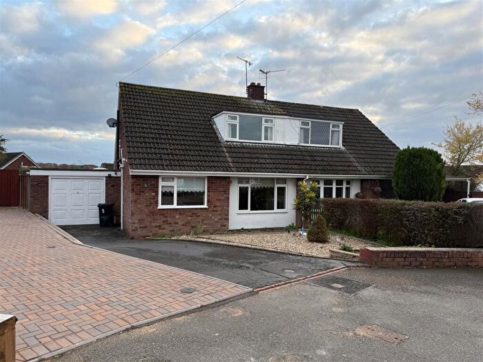 3 Bedroom Semi Detached House For Sale In Chestnut Close, Stourbridge, DY8