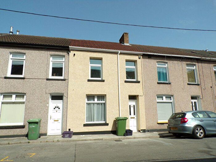 2 Bedroom House To Rent In Machen Street, Risca, NP11