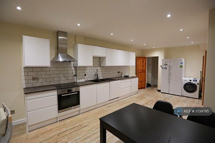 5 Bedroom Semi Detached House To Rent In Alresford Road, Guildford, GU2