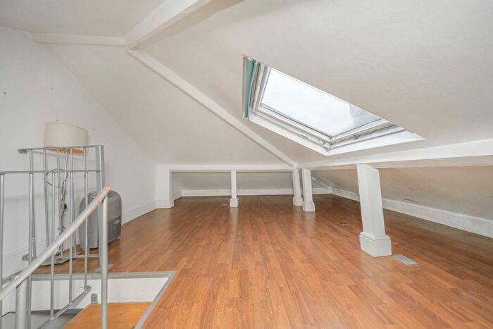 1 Bedroom Flat For Sale In Friars Place Lane, London, W3