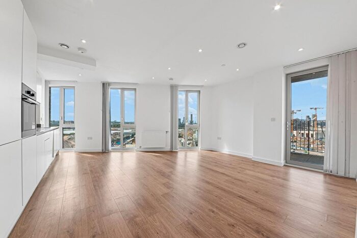 3 Bedroom Flat For Sale In Copeland Court, Knights Road, E16