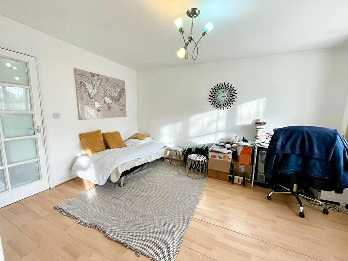 1 Bedroom Apartment For Sale In Polsten Mews, London, Enfield, EN3
