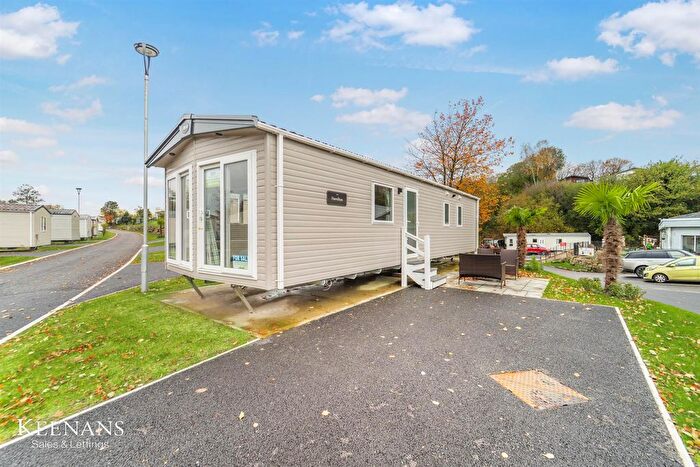 2 Bedroom Park Home For Sale In Higher Road, Longridge, PR3