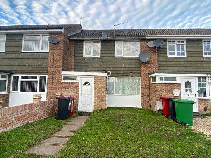 3 Bedroom House To Rent In Birch Grove, SL2