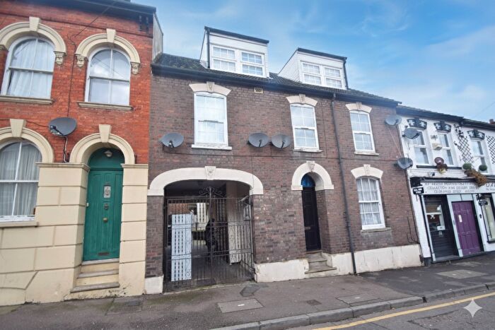 1 Bedroom Flat For Sale In Cardigan Mews, Cardigan Street, Luton, Bedfordshire, LU1