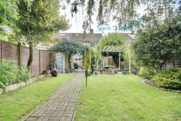 3 Bedroom End Of Terrace House For Sale In Milton Road, Cowplain, Waterlooville, PO8