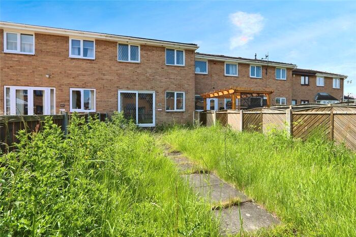 3 Bedroom Terraced House For Sale In Wentworth Road, Featherstone, Pontefract, West Yorkshire, WF7