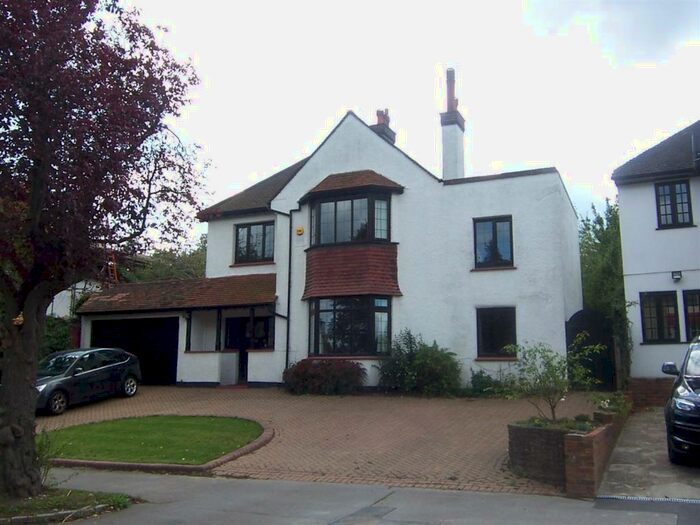 4 Bedroom House To Rent In Manor Way, South Croydon, CR2