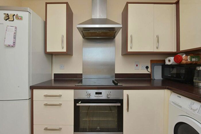 2 Bedroom Flat For Sale In Flat, Flaxmill Place, Edinburgh, EH6