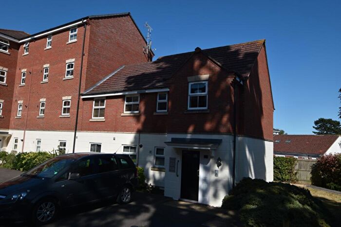 2 Bedroom Flat For Sale In Walnut Gardens, East Leake, LE12