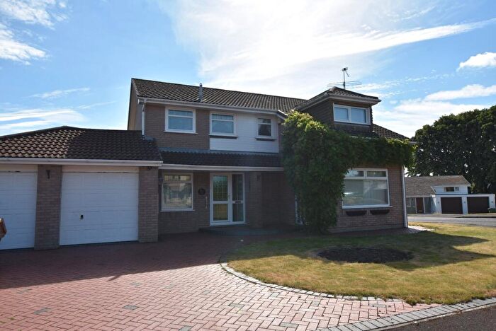 4 Bedroom Detached House To Rent In Shipham Close, Nailsea, Bristol, Somerset, BS48