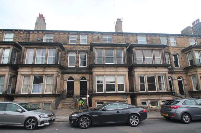 2 Bedroom Flat To Rent In Park View, Harrogate, HG1