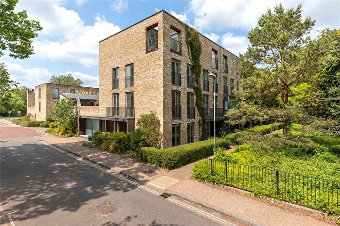 5 Bedroom Town House To Rent In Kingfisher Way, Cambridge, Cambridgeshire, CB2