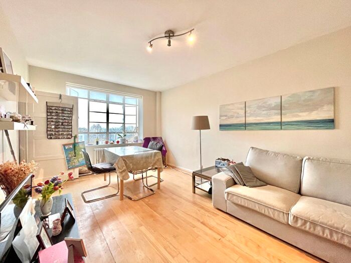 1 Bedroom Flat To Rent In Flat, Kingsmill, - Kingsmill Terrace, London, NW8