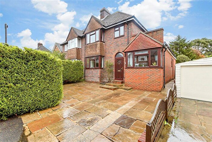 4 Bedroom Semi Detached House For Sale In Westlands Way, Oxted, Surrey, RH8