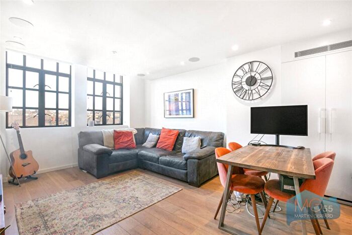 2 Bedroom Apartment To Rent In Highgate Road, Kentish Town, London, NW5