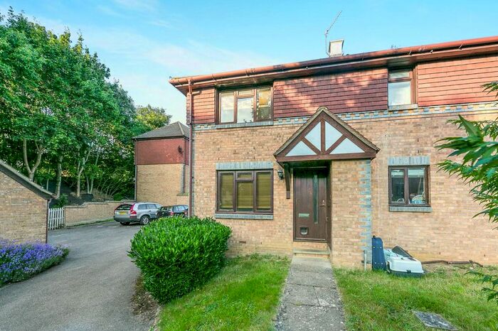 1 Bedroom Mobile/park Home To Rent In Dairymans Walk, Burpham, Guildford, GU4