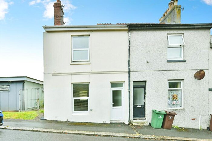 3 Bedroom End Of Terrace House For Sale In Valletort Place, Stonehouse, Plymouth, PL1